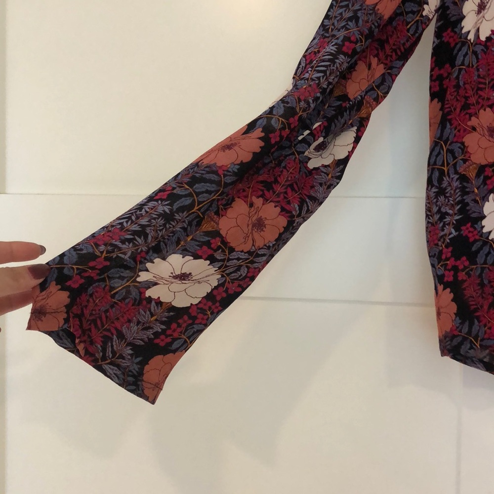 Floral blouse - Picture 3 of 3